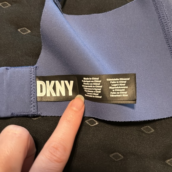 DKNY 32D bra New condition wireless blue invisible - Picture 6 of 9
